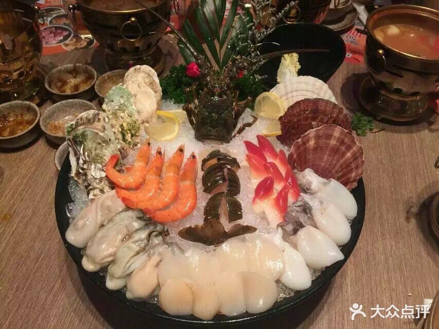小辉哥火锅(环球港店)龙虾海鲜拼盘图片 - 第1张