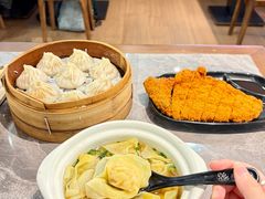 -莱莱小笼·乔艾