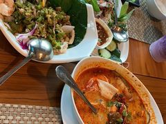 -Chom Cafe and Restaurant