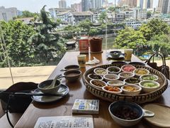 -包整·丝娃娃(一览甲秀楼风景店)