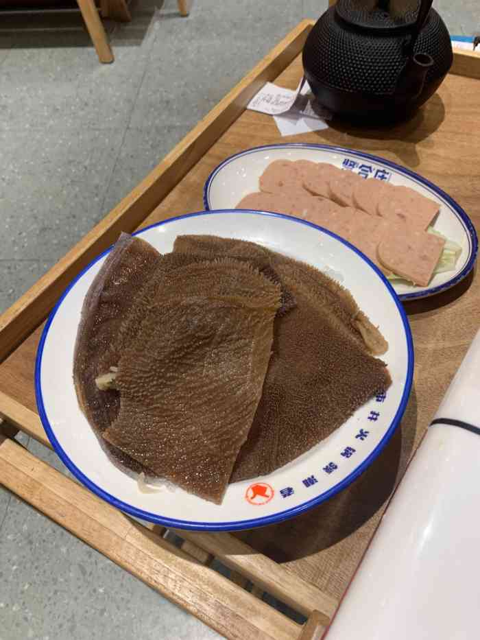 贤合庄(射阳吾悦广场店)-"头一回来吃也是最后一次,菜品一般,服务嘛.