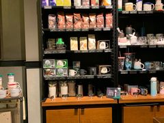 零售区-星巴克(杭州湖滨银泰E区店)