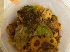 -愉肴麻辣香锅(中山路店)
