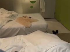 -卡罗酒店(东门晒布地铁站店)