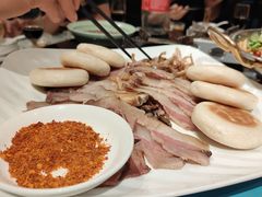 -帅巴人舅母子腊蹄民俗村