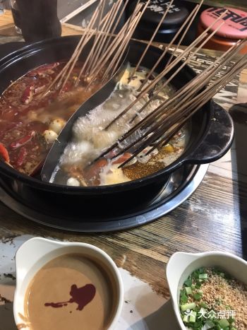 晚上来吃的，第一次来，服务不太好，喊了半天没人来理