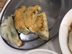 香煎鲜肉韭菜饺-芬芳甜品(体育东横街店)