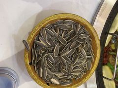 -鲁员外地锅鸡地锅鱼(龙湖江东天街店)