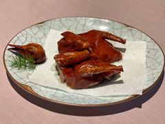 脆皮乳鸽-新荣记(BFC外滩金融中心店)