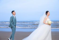 点击看大图 -挪娅婚纱摄影皇家会所