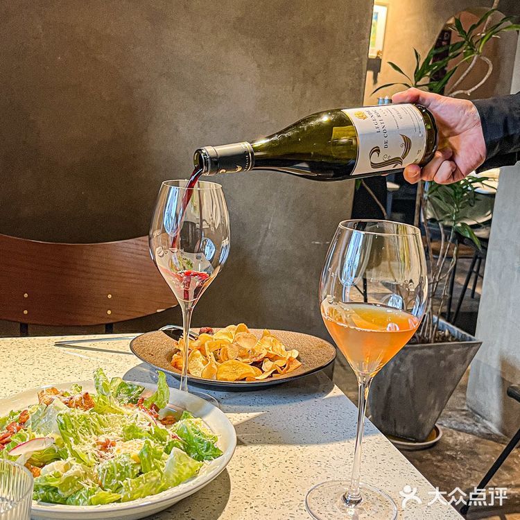 成都探店｜年度最佳自然酒餐厅，氛围感满分💯