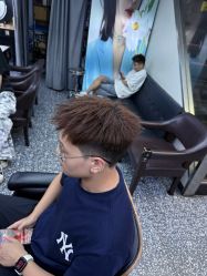 -藤野造型专业烫染接发