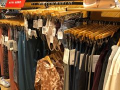 -lululemon(上海浦东IFC店)