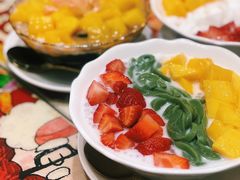 士多啤梨芒果捞河-甜心妈妈·榴莲星级糖水(北京路总店)