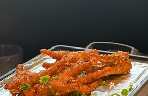 Glutinous Rice Roasted Chicken Feet