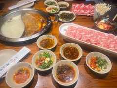 -东巴婆婆云南鱼豆花火锅(大东门店)