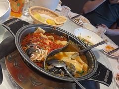 -阿瓦山寨·湘菜现炒·剁椒鱼头王(咸阳总店)
