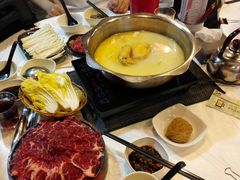 -鲜入围煮花胶鸡海鲜火锅