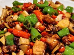 腾冲菌香尖椒鸡-小喜客·云南特色菜(纳西庭院店)