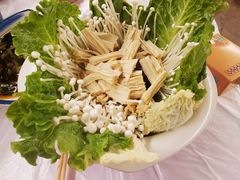 -霄汉牛三鲜湖北砂锅菜(万松园2店)