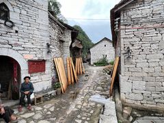 -高荡千年布依古寨旅游景区