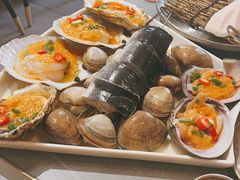 -围炉肉舍•炭烤活鳗•丹东海鲜烤肉(步行街店)