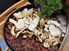 -一朵菌·野生菌探索家火锅(南亚店)