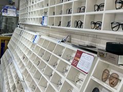 -诺柯视眼镜-蔡司依视路官方工厂店(淞南一店)