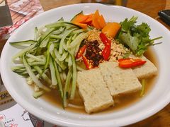 经典带汤凉皮子-木屋烧烤(大运店)