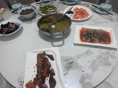 -巴人汇三篇小龙虾江湖菜(李家沱店)