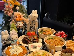 -W COLLECTIVE  DESSERT SHOP