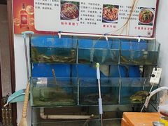 -湖南人家湘菜馆(镇江路店)