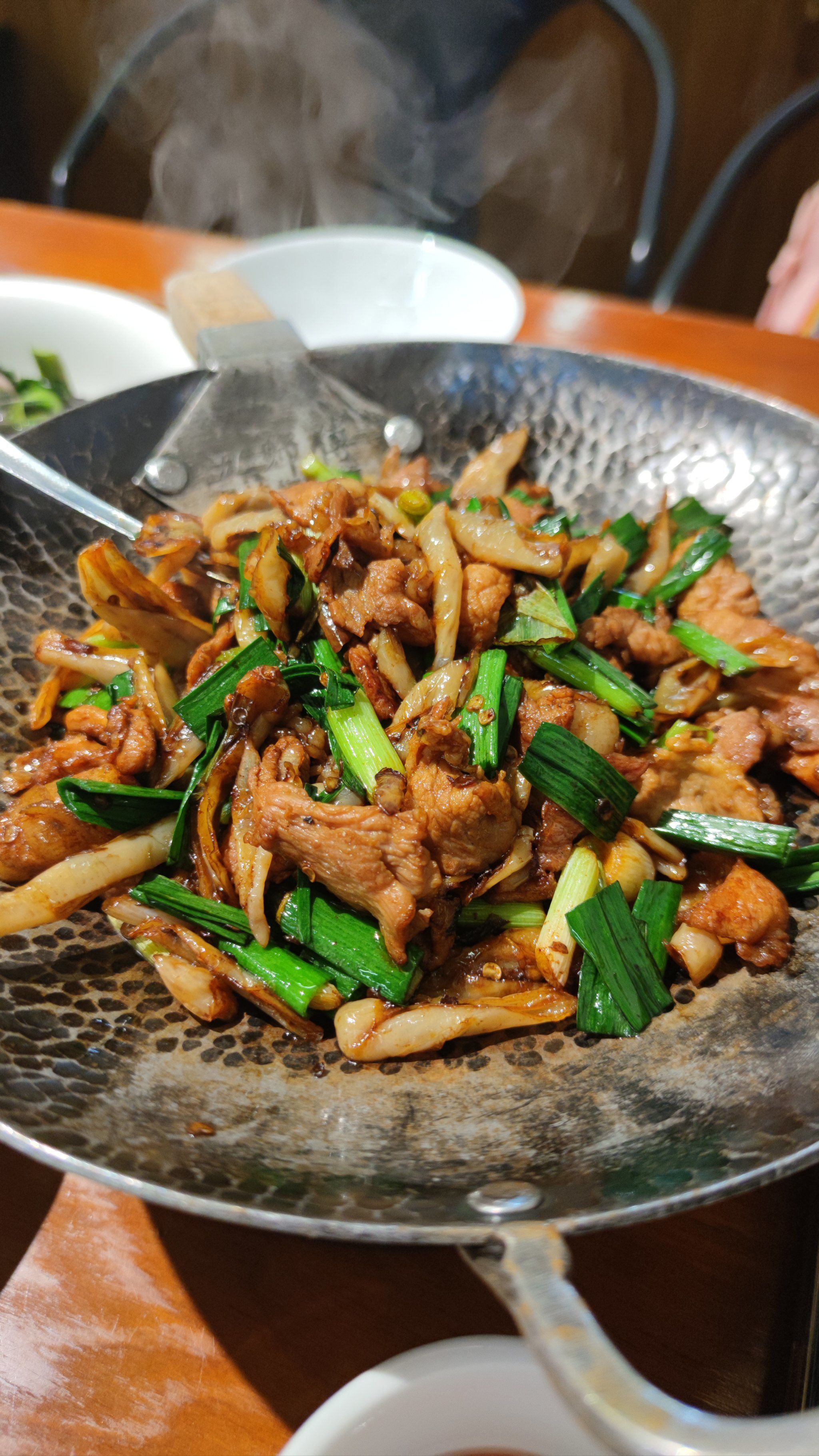 口味湘菜白辣椒炒肉的辣椒非常新鲜,辣味