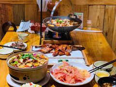 -老滇山寨•云南特色菜•地方菜•民族风情歌舞表演(金碧店)