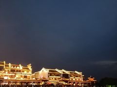 -巴陵广场