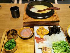 蒙自过桥米线-麦麦山云南菜(复地活力城店)