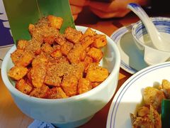 -包整·丝娃娃(一览甲秀楼风景店)