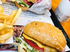 -The Habit Burger Grill 哈比特汉堡(复兴soho店)