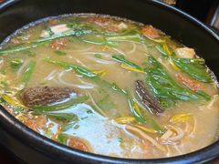 -银米·云南传统过桥米线(双廊黑金冠店)