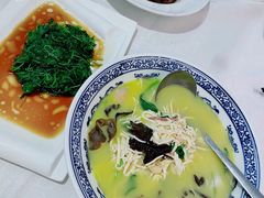 -梅龙镇酒家(南京西路总店)