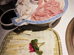 -哥老官重庆美蛙鱼头(五角场合生汇店)