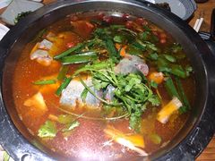 老凯俚酸汤鱼-野山舂·贵州现舂酸汤火锅(鸿通城店)