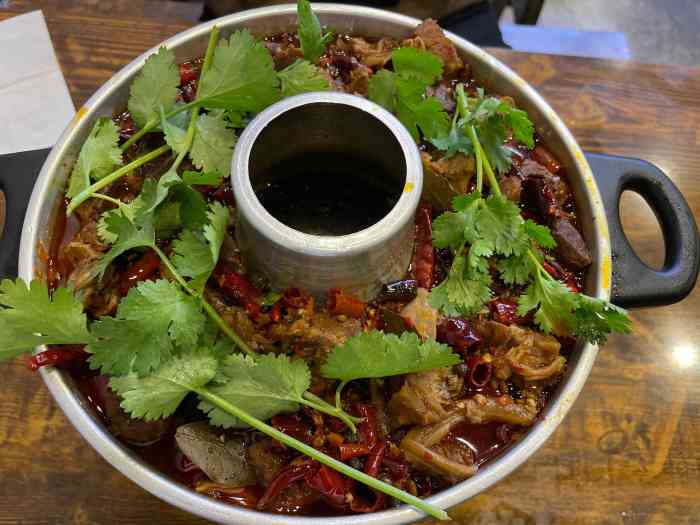 贰两面·万州小火锅-"位置非常好找,就在七星岗财信广场右侧的石.