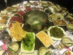 秘制牛尾锅-福牛阁潮汕牛肉火锅