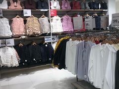 -优衣库(重庆星光时代广场店)