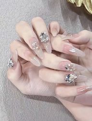 -悦指间美甲美睫