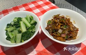 Pickled Cabbage and Pork Intestines