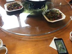 -临江餐馆二楼美食部落
