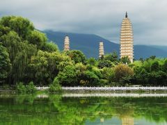 -三塔倒影公园