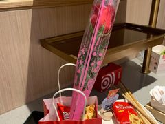 超有爱的玫瑰花和零食包-海底捞火锅(奥体南路店)